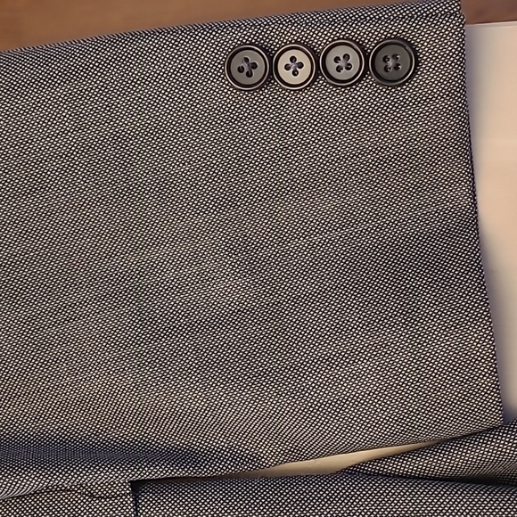 EUC Jos. A. Bank 100% Wool Signature Gold Traditional Fit Suit - Picture 9 of 17